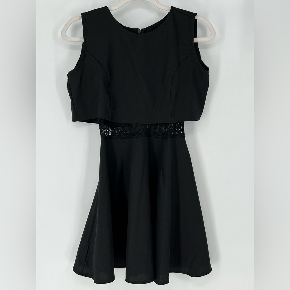ZERO ONE LITTLE BLACK DRESS WITH‎ LACE BODICE AND MIDRIFF